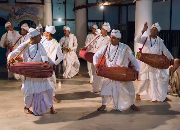Classical dance performance at a 500-year-old Vaishnavite monastery